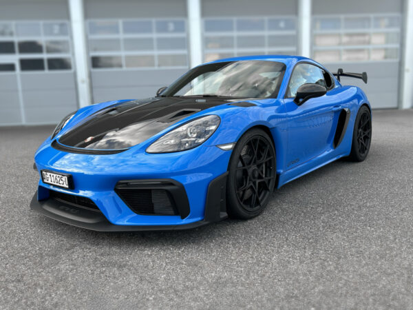 Porsche GT4-RS